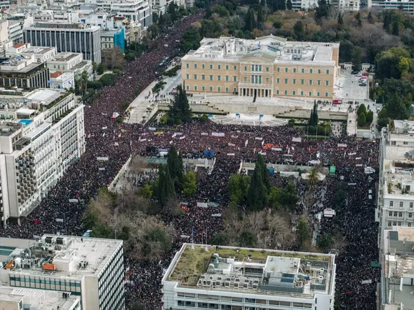 «Όποιος ευθύνεται για το μπάχαλο, να πληρώσει»: Τι είπε ο Μαρινάκης για Τέμπη και συλλαλητήρια (vid)