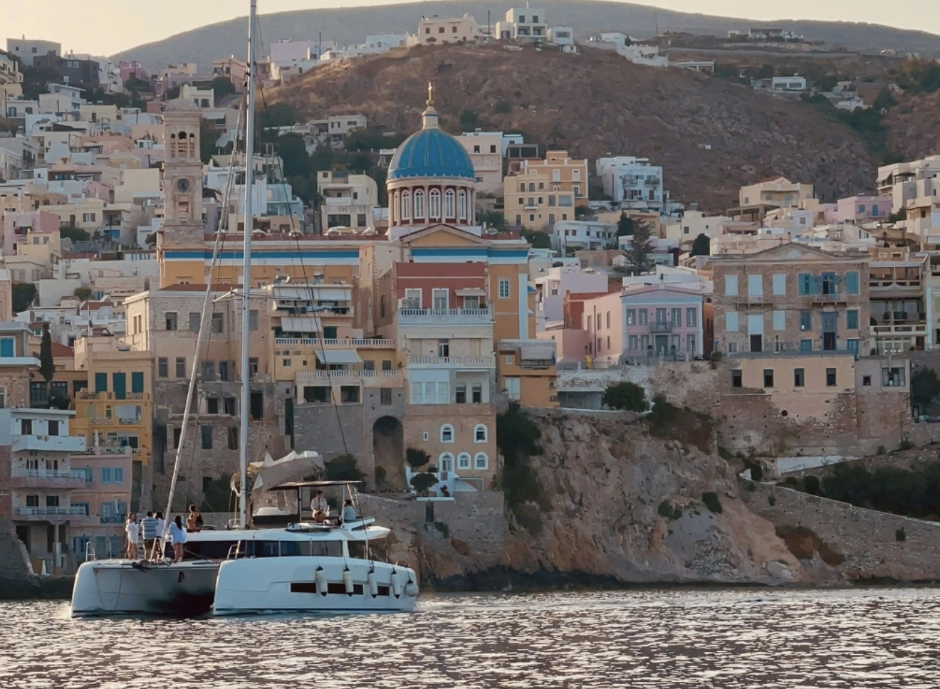 Τριήμερο Αγίου Πνεύματος: 7 ελληνικοί προορισμοί για την πρώτη καλοκαιρινή απόδραση