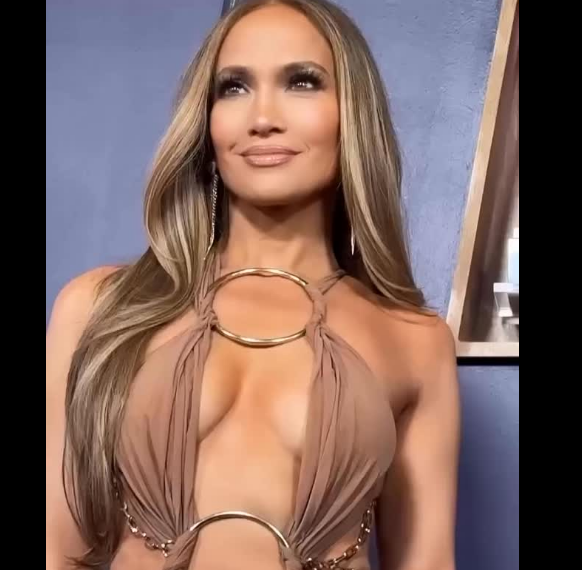 Η αποστομωτική απάντηση της J-Lo σε θαυμαστή που ζήτησε να την παντρευτεί (vid)