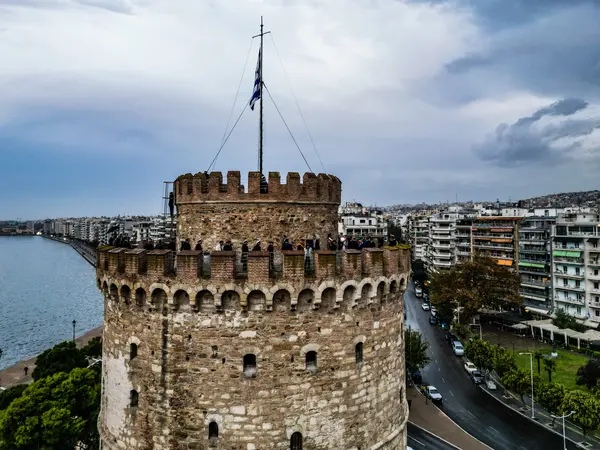 Η γαλάζια κόντρα που έρχεται με φόρα στον Βορρά και η σύμπλευση Ζωής-Στέφανου