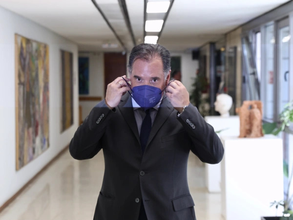 O δημόσιος καβγάς Άδωνι με Δένδια και η πολύ κακή εβδομάδα Μητσοτάκη