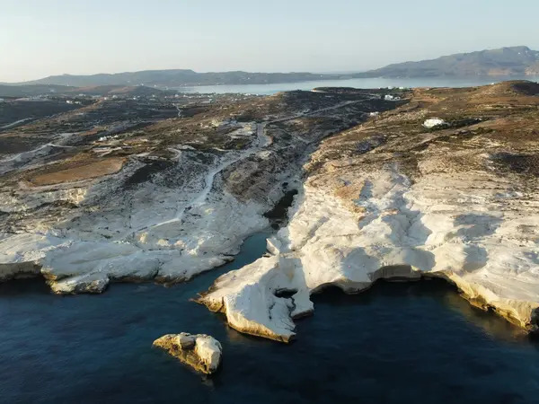 Μήλος: Βούτηξε να σώσει τη σύντροφό του - Το χρονικό της τραγωδίας με τον πνιγμό ζευγαριού