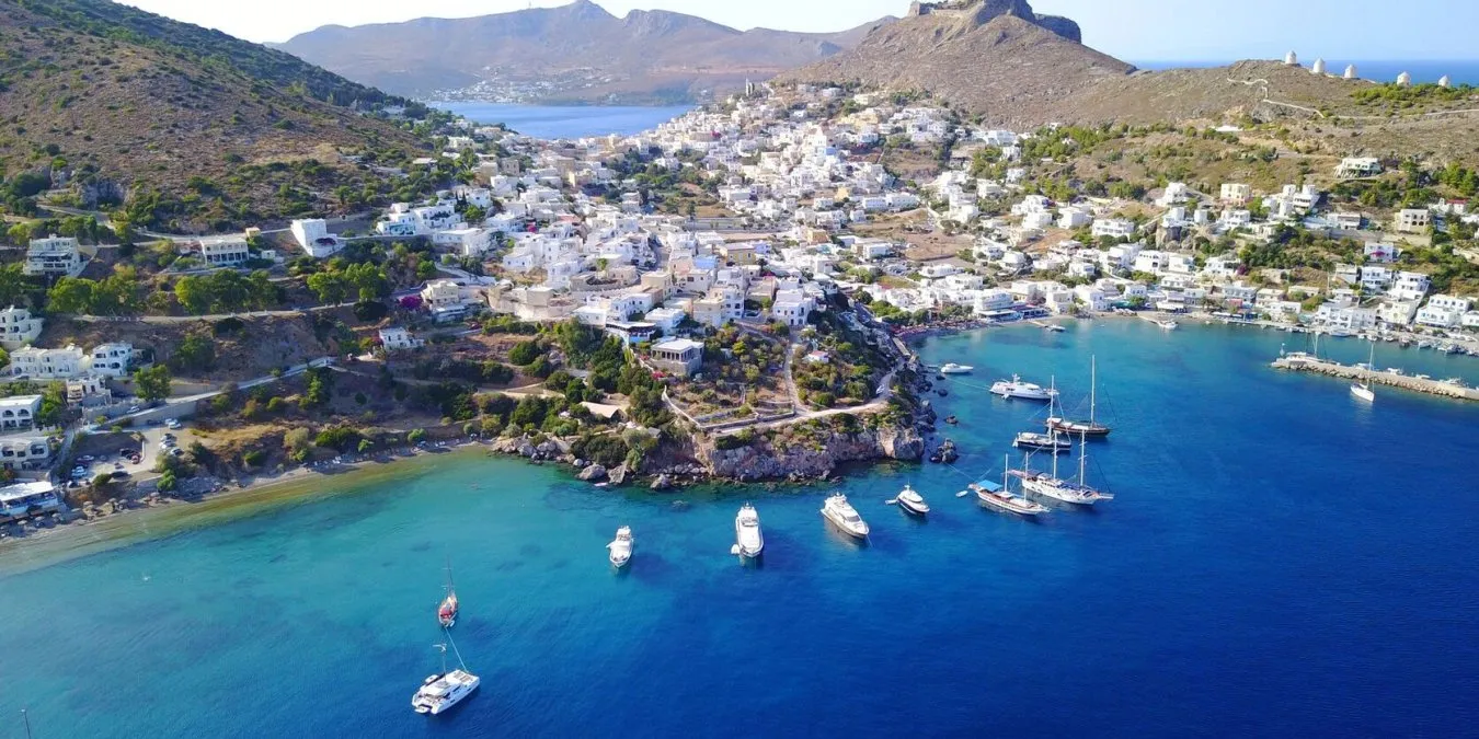 Ο απόλυτος οδηγός για island hopping στις Κυκλάδες και τα Δωδεκάνησα