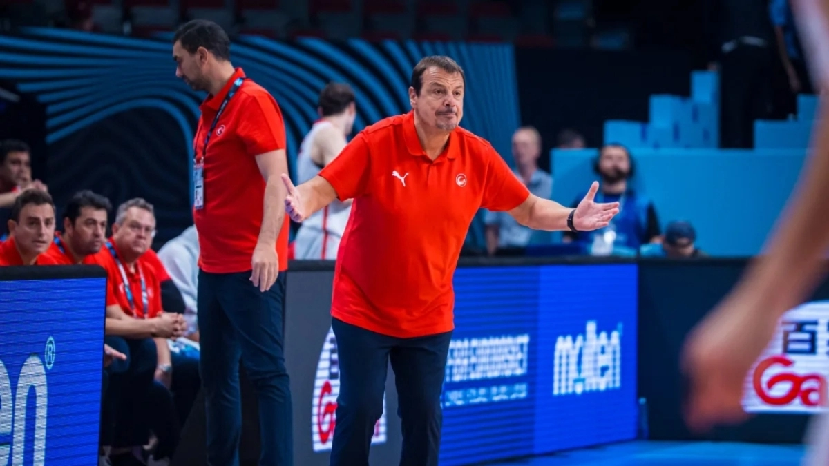 Άταμαν: «Ο Γιάννης κάνει συνέχεια επιθετικά φάουλ και πρέπει οι διαιτητές να τα σφυρίζουν»