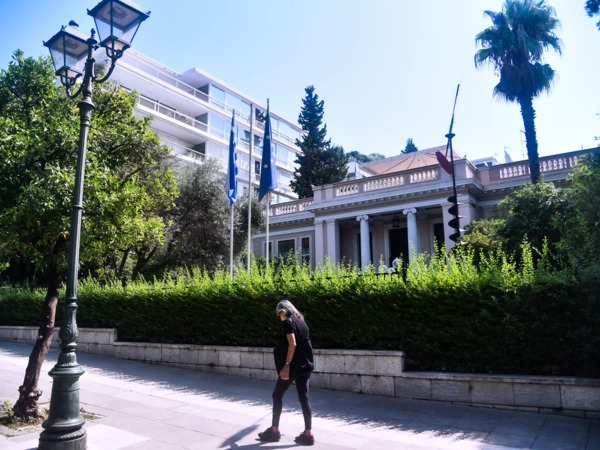 Τα κακά νέα από τις πρώτες κυλιόμενες μετρήσεις για το Μαξίμου