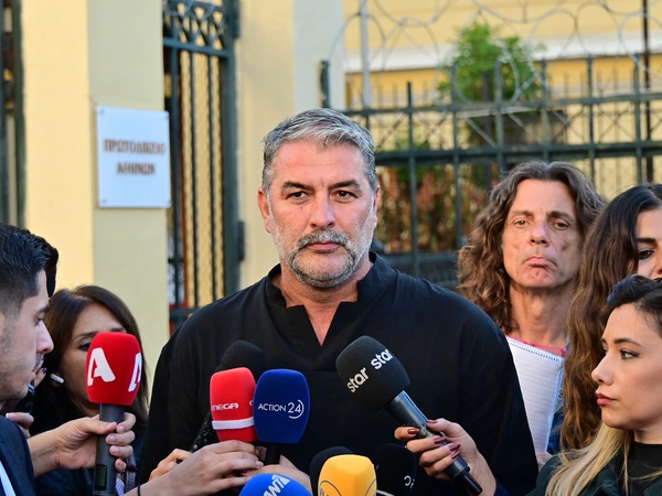 Σήμερα με το δάχτυλο δείχνουμε τον Βασίλη Μπισμπίκη