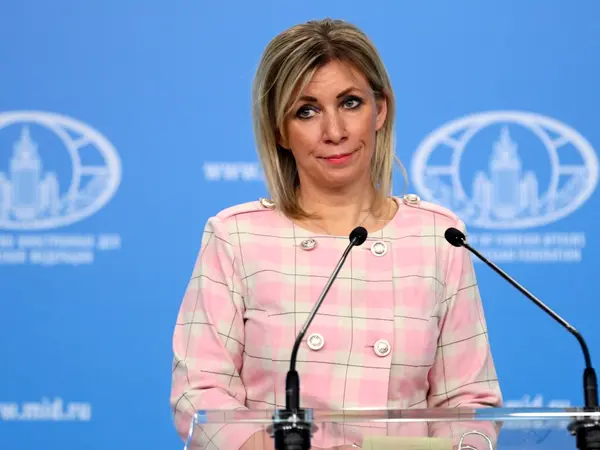 Προκλητική Ζαχάροβα υπέρ της Τουρκίας: «Η Ελλάδα παραβίασε το διεθνές δίκαιο το '74 στην Κύπρο»