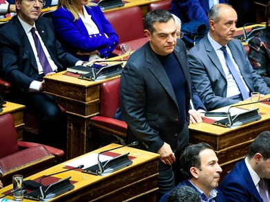 Οι τέσσερις άνθρωποι του Τσίπρα, οι αποστάσεις στο Ωδείο και οι ψυχραμένοι βιομήχανοι 