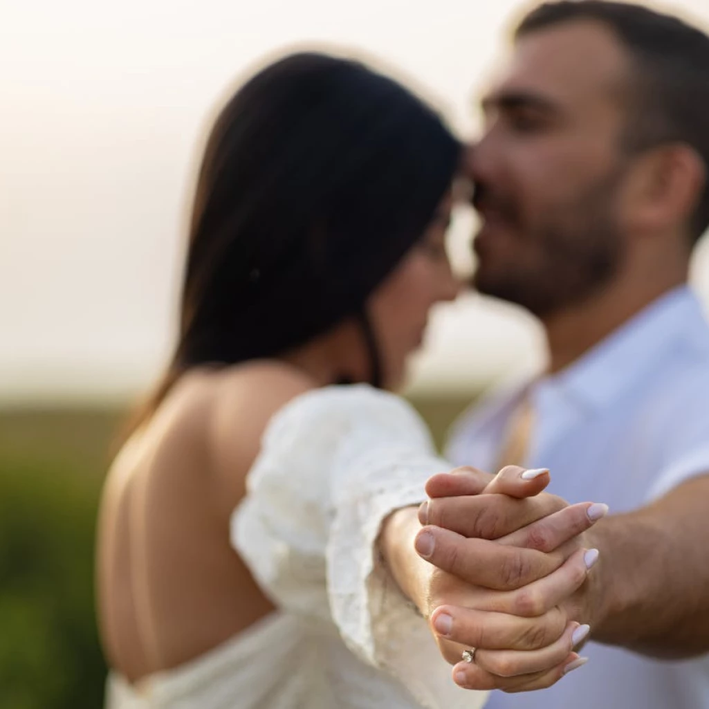 Το μυστικό των ευτυχισμένων ζευγαριών - Η ιδιότητα που είναι πιο σημαντική κι από την αγάπη, σύμφωνα με την ψυχολογία