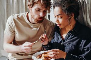 Τεστ προσωπικότητας: Τι αποκαλύπτει για σένα ο τρόπος που τρως
