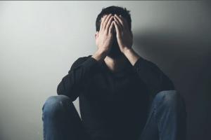 Σημάδια που φανερώνουν κατάθλιψη σε έναν άντρα