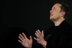 Τι συμβαίνει με την Tesla του Έλον Μασκ;