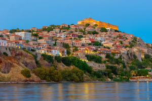 6 μαγευτικά αιγαιοπελαγίτικα χωριά για την άνοιξη