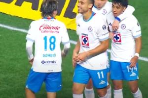  Όλες οι μεταγραφές στο Gazzetta: «Άκυρο» της Κρουζ Αζούλ στην Σάρλοτ για Γιακουμάκη
