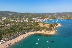 5 προορισμοί στην Ελλάδα ιδανικοί για camping με παιδιά