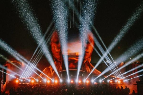 Ετοίμασε βαλίτσες για Γαλλικές Άλπεις: Το Tomorrowland Winter περιμένει εσένα & τον κολλητό σου